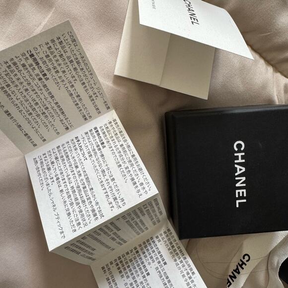 NWT Authentic CHANEL CC Stud Earrings – Doré / Crystal / Blue – Full Gift Set - Picture 6 of 10